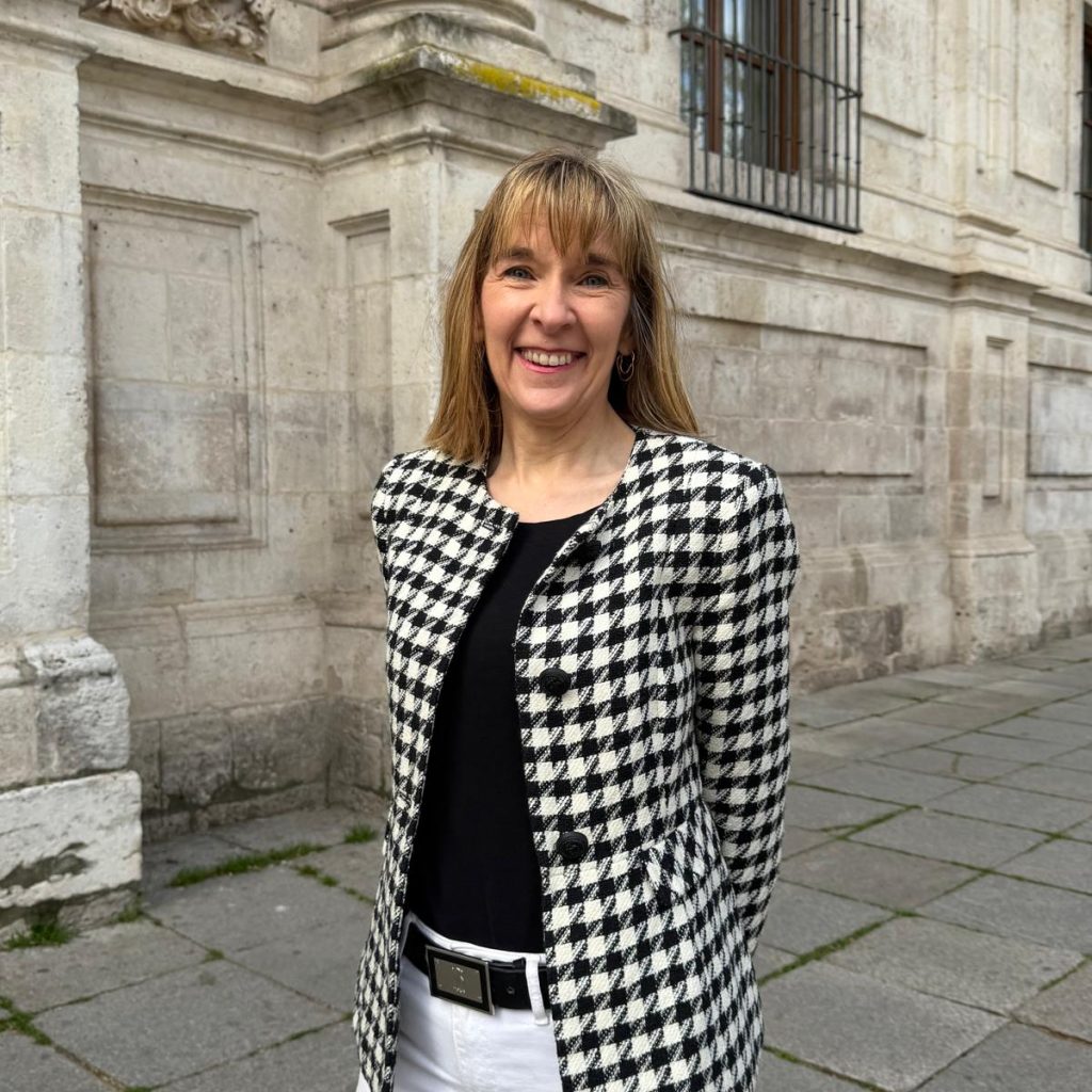 Carmen Camarero fachada uni